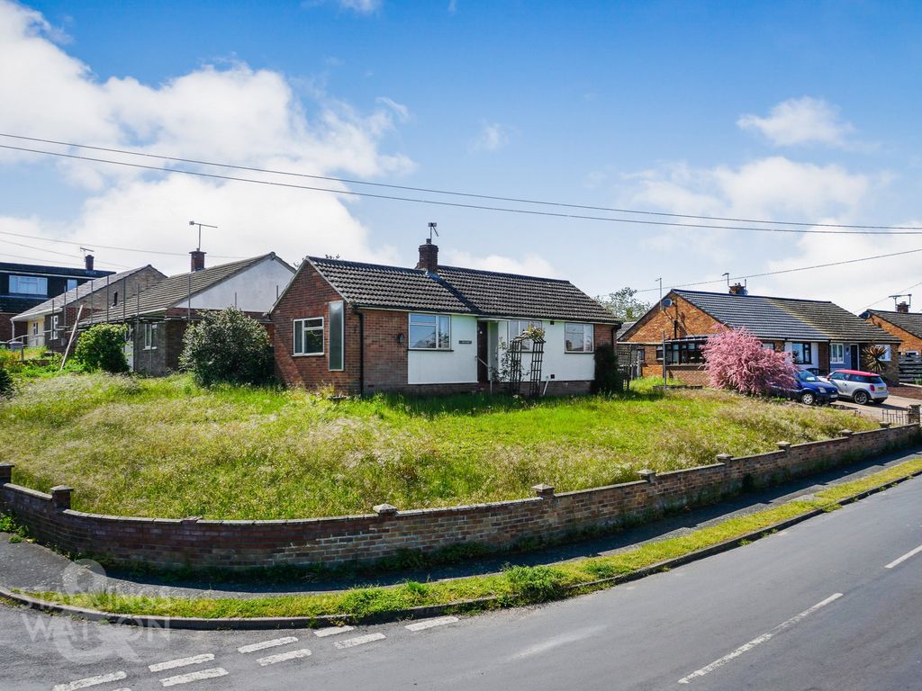 2 bed detached bungalow for sale in Tower Mill Road, Bungay NR35, £210,000