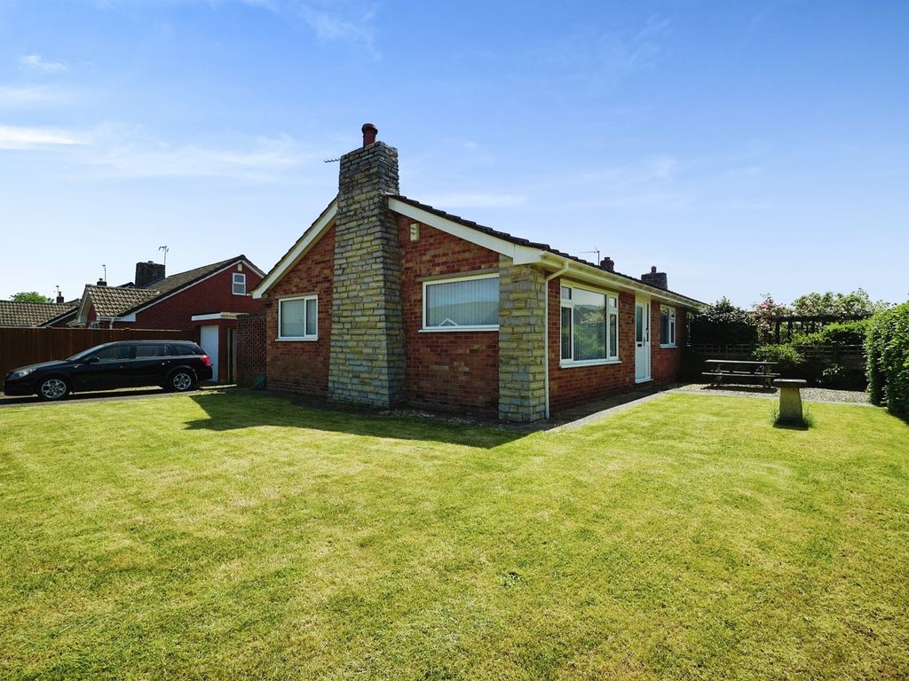 2 bed semi-detached bungalow for sale in Woodlands Drive, Ruishton, Taunton TA3, £300,000