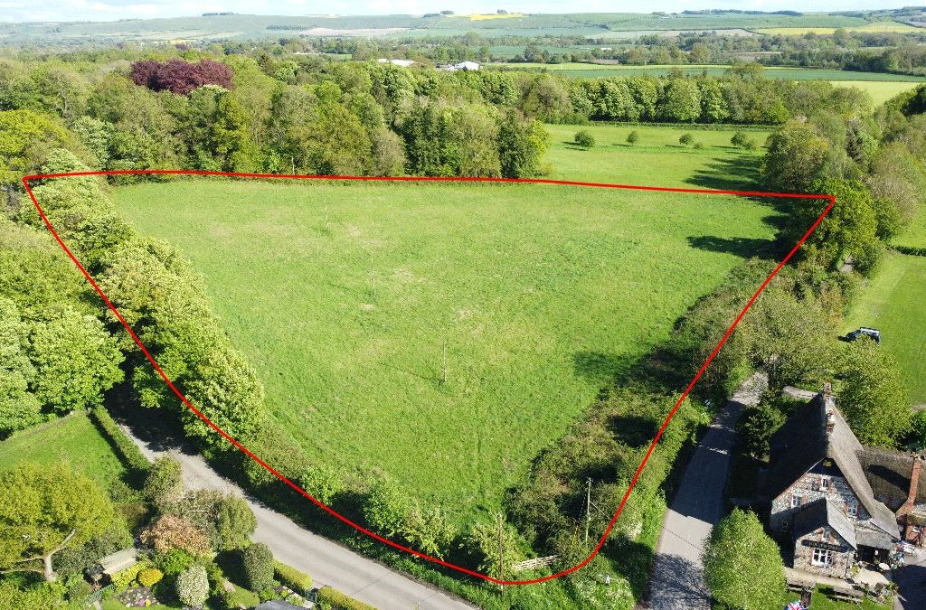 Land for sale in Wilcot, Pewsey, Wiltshire SN9, £100,000