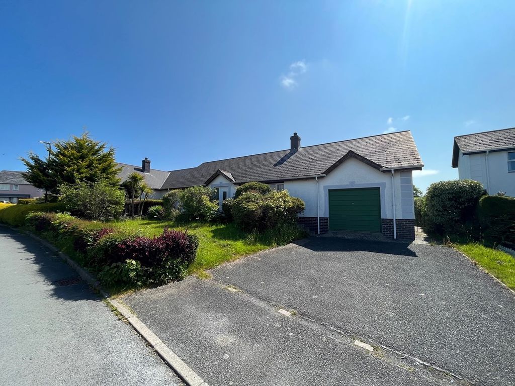 3 bed detached bungalow for sale in 8 Parc Ffos, Ffosyffin, Aberaeron SA46, £245,000