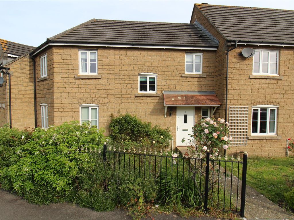 3 bed property for sale in Lower Meadow, Ilminster TA19, £240,000