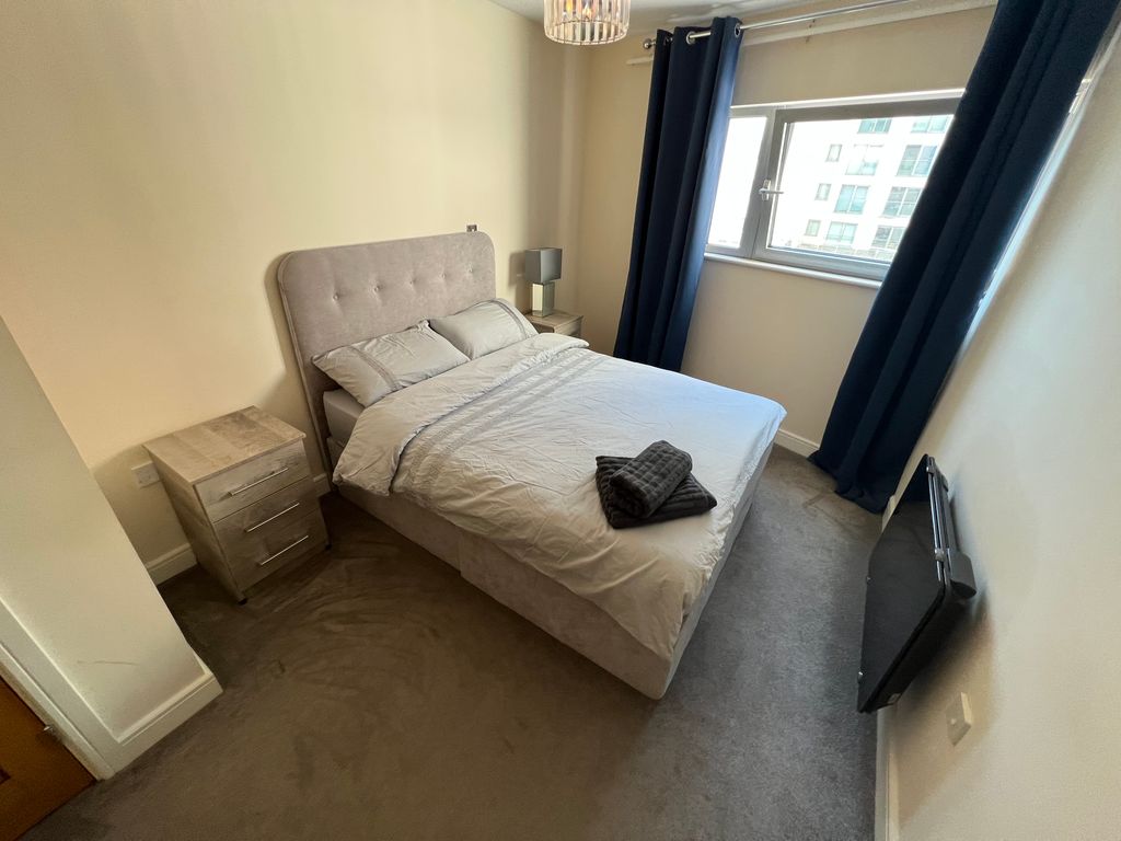 2 bed flat for sale in Bute Terrace, Cardiff CF10, £195,000