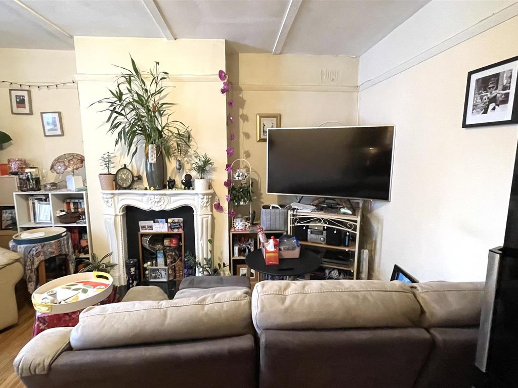 1 bed flat for sale in Bourne Avenue, Bournemouth BH2, £119,950