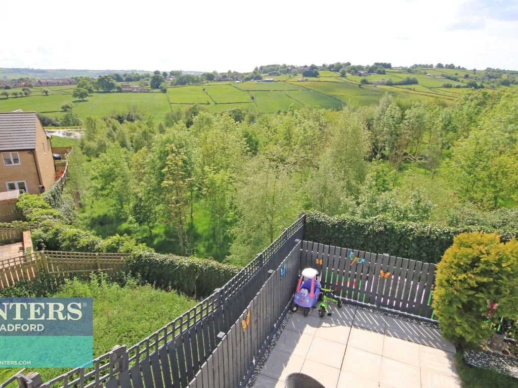 3 bed detached house for sale in Beck Bridge Lane, Allerton, Bradford BD15, £230,000