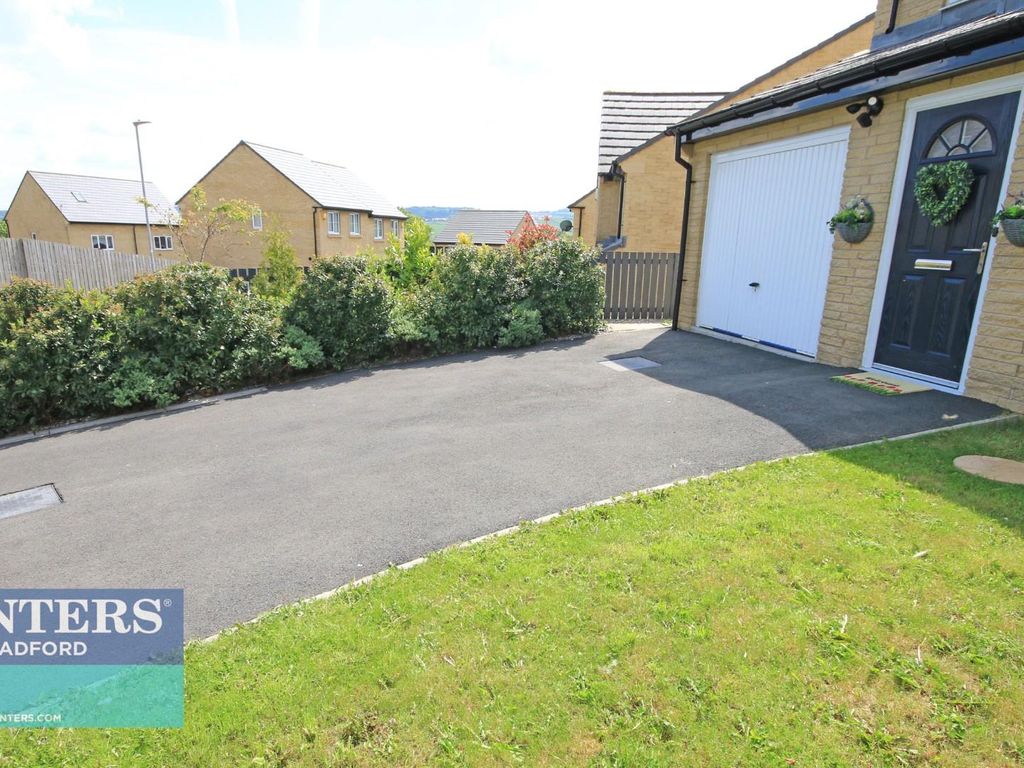 3 bed detached house for sale in Beck Bridge Lane, Allerton, Bradford BD15, £230,000