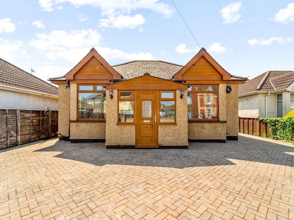 3 bed detached bungalow for sale in Liswerry Road, Newport NP19, £300,000