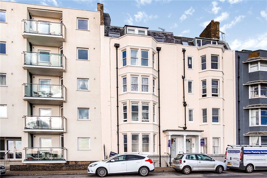 1 bed flat for sale in South Terrace, Littlehampton, West Sussex BN17, £150,000