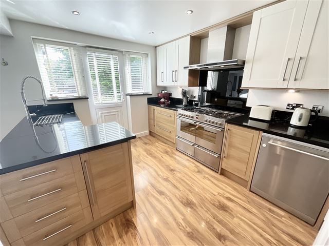 4 bed detached house for sale in Martin Close, Aughton, Sheffield S26, £320,000