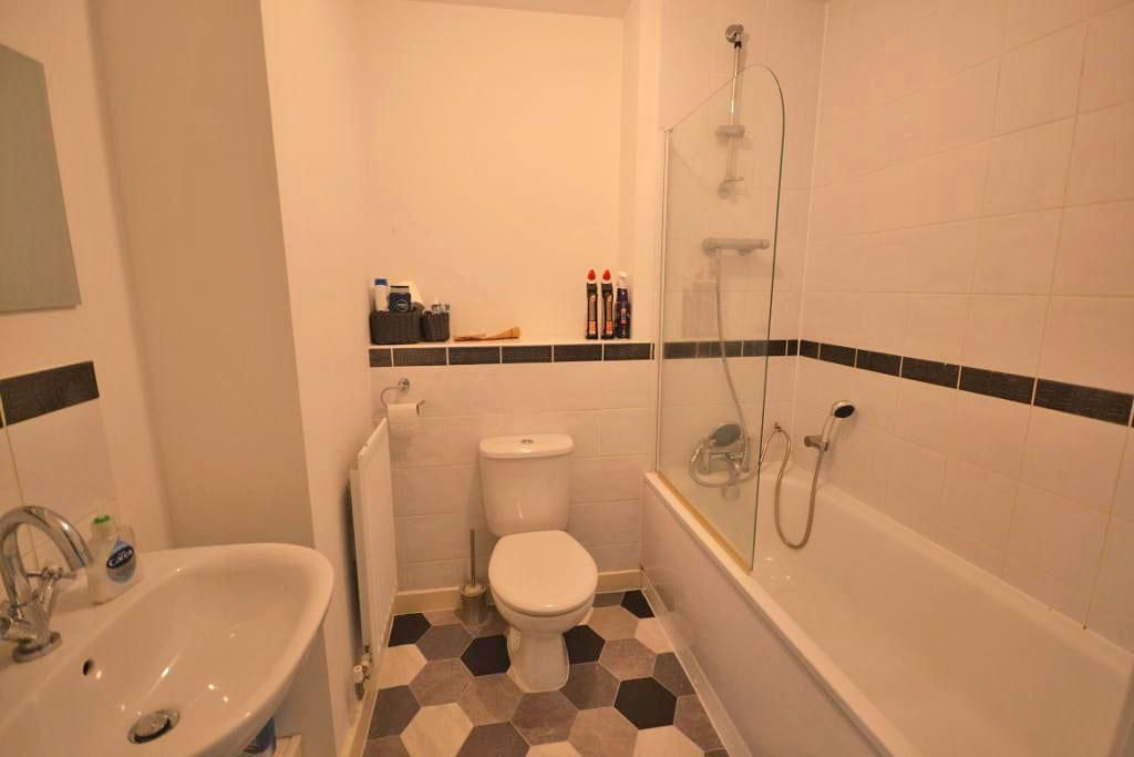 1 bed flat for sale in Millward Drive, Fenny Stratford, Milton Keynes, Buckinghamshire MK2, £157,995