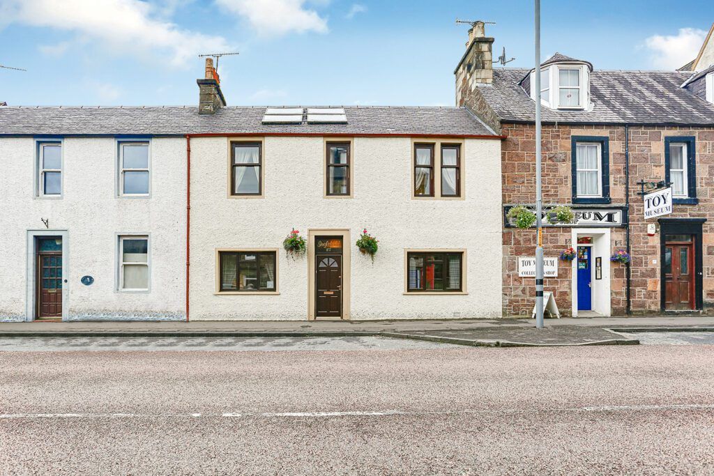 5 bed terraced house for sale in Inglefield, Main Street, Callander FK17, £320,000