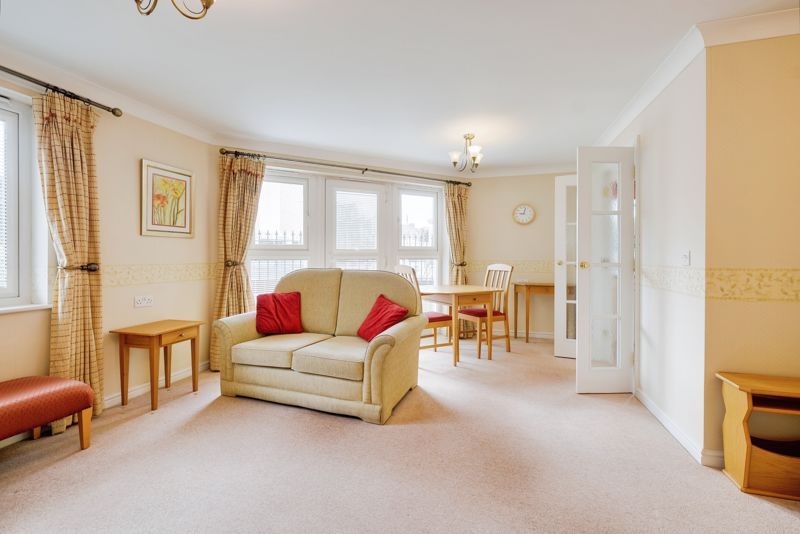 2 bed flat for sale in Seward Court, Highcliffe BH23, £195,000
