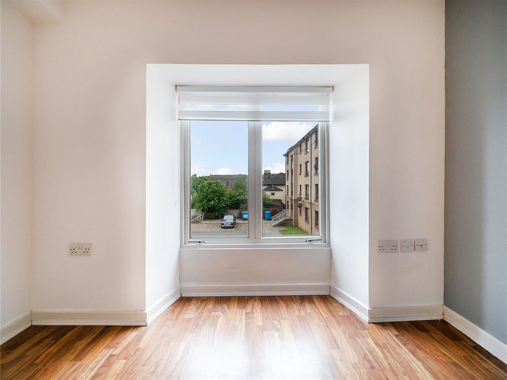 2 bed flat for sale in Melrose Avenue, Rutherglen, Glasgow, South Lanarkshire G73, £145,000