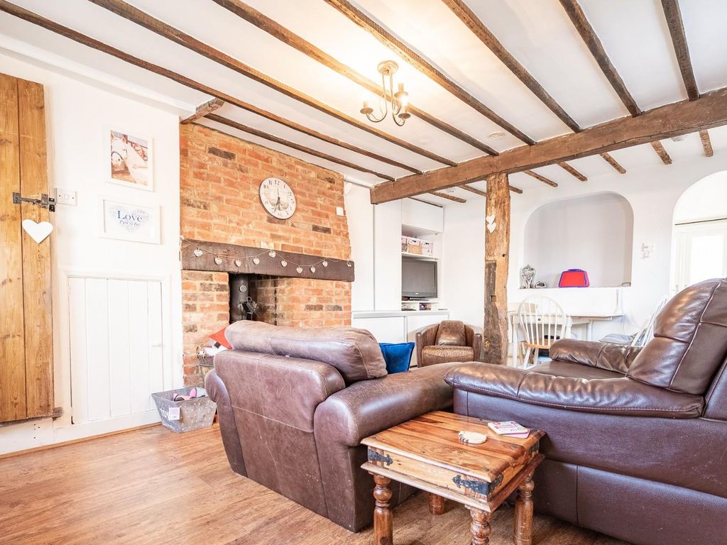 2 bed cottage for sale in Bridge Street, Great Bardfield, Braintree CM7, £260,000