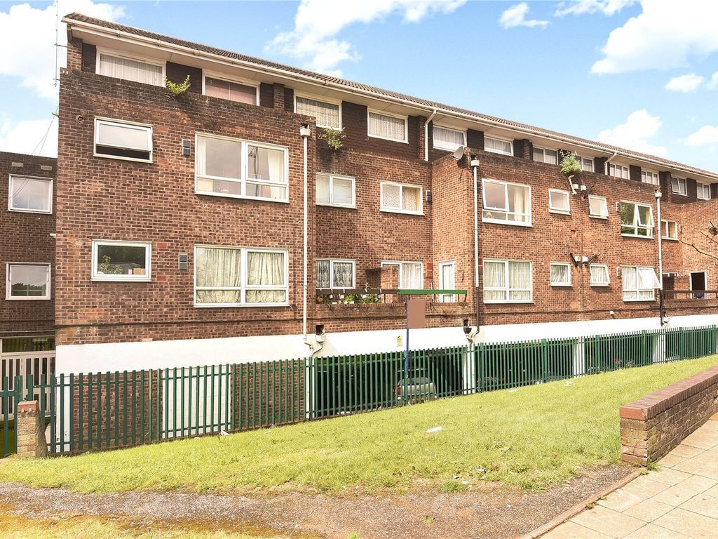 2 bed flat for sale in Gurnard Close, West Drayton, Middlesex UB7, £250,000