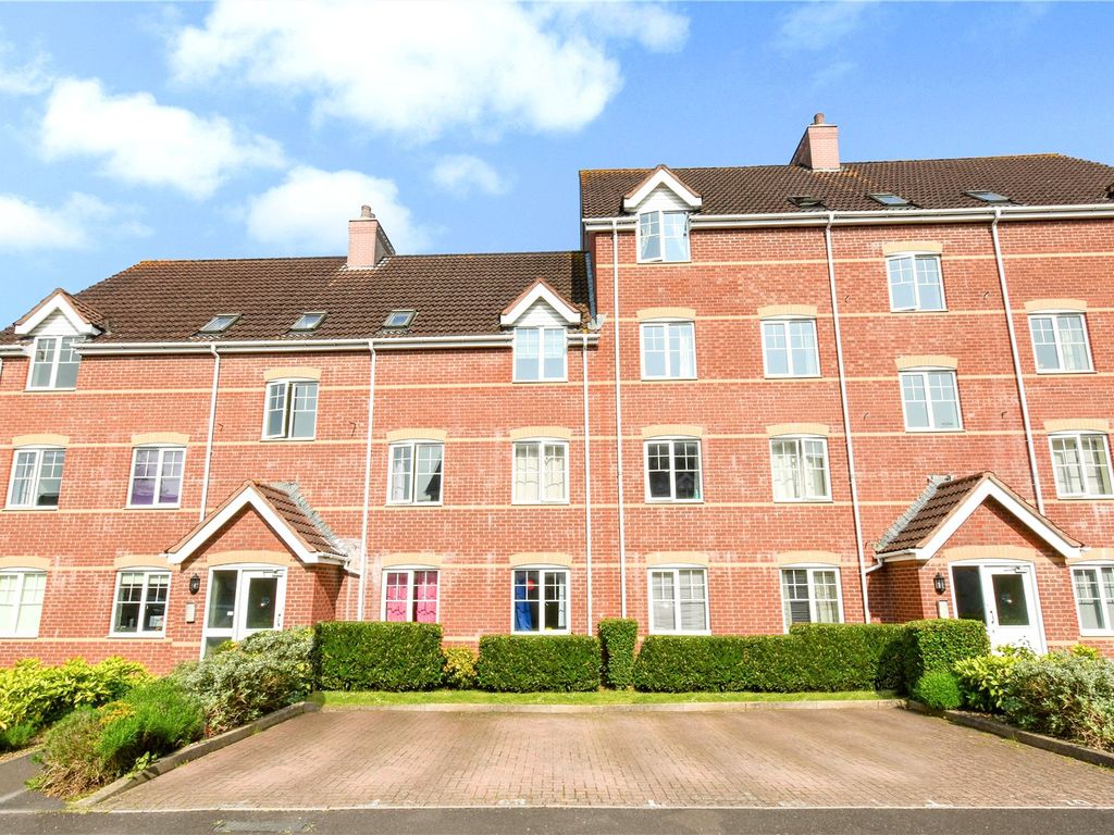 2 bed flat for sale in Windsor Court, Newbury, Berkshire RG14, £195,000
