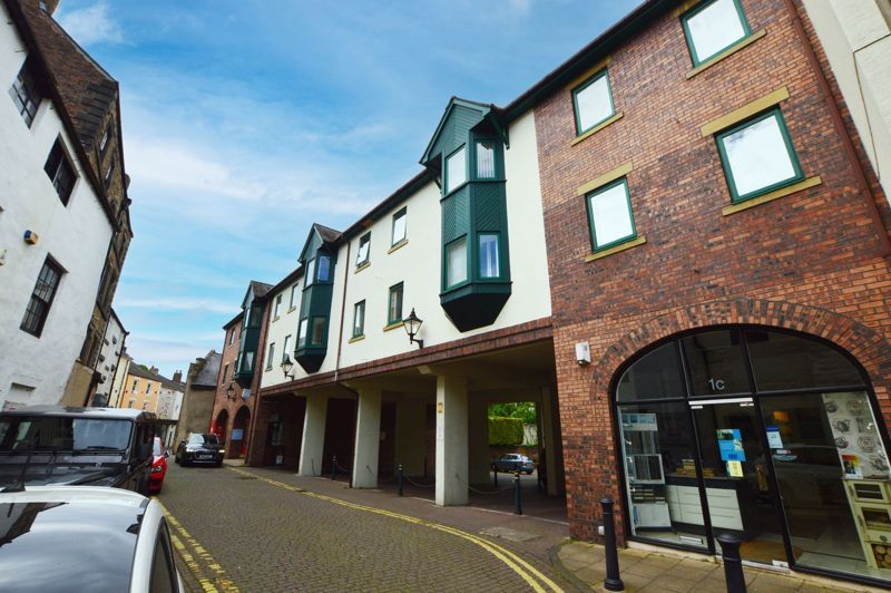2 bed flat for sale in Pudding Mews, Hexham NE46, £100,000
