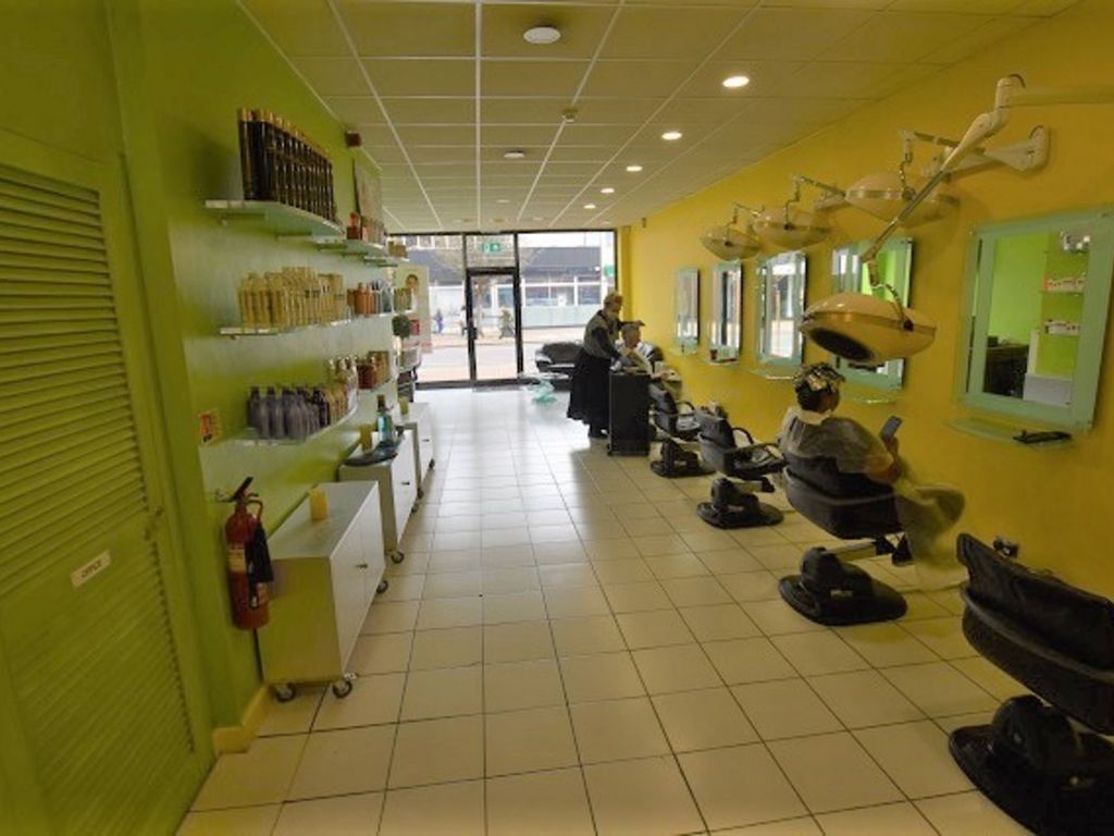 Retail premises for sale in Hair Salon, Upminister RM14, £49,950