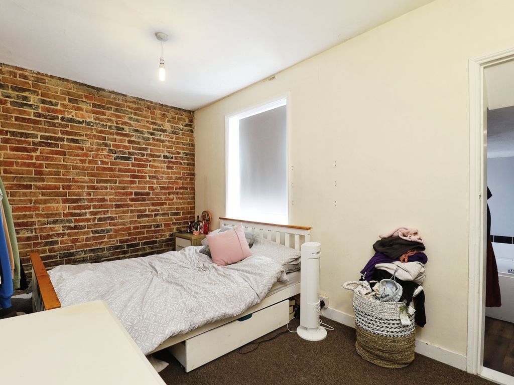 2 bed terraced house for sale in New Street, Newport, Isle Of Wight PO30, £140,000