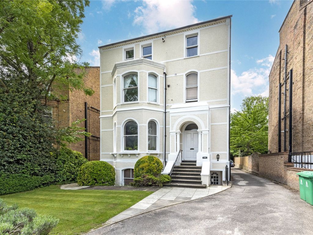 1 bed flat for sale in Ewell Road, Surbiton KT6, £250,000