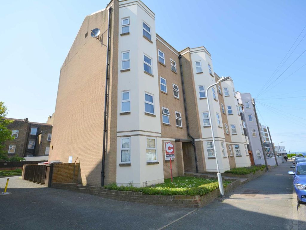 2 bed flat for sale in Edgar Road, Margate, Kent CT9, £145,000