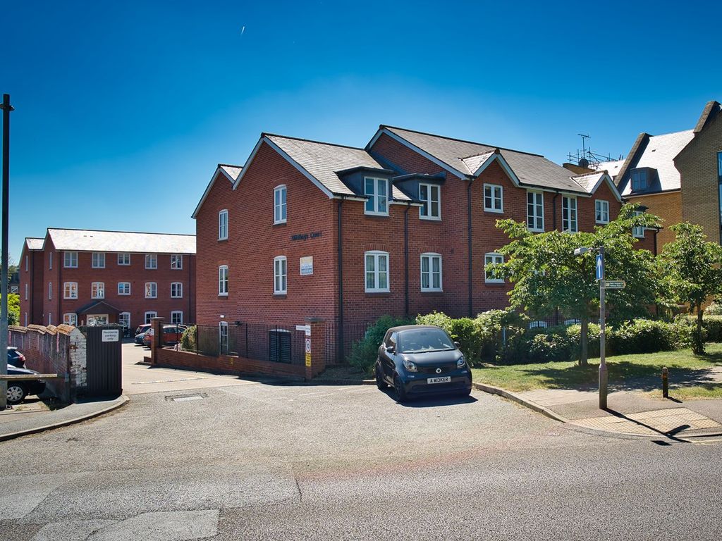 2 bed property for sale in Whitings Court, Paynes Park, Hitchin SG5, £285,000