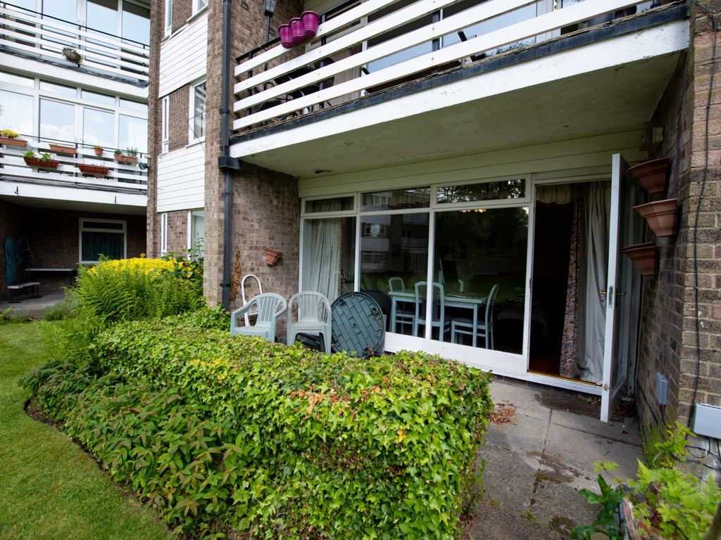 2 bed flat for sale in Eagles Nest, Prestwich M25, £195,000