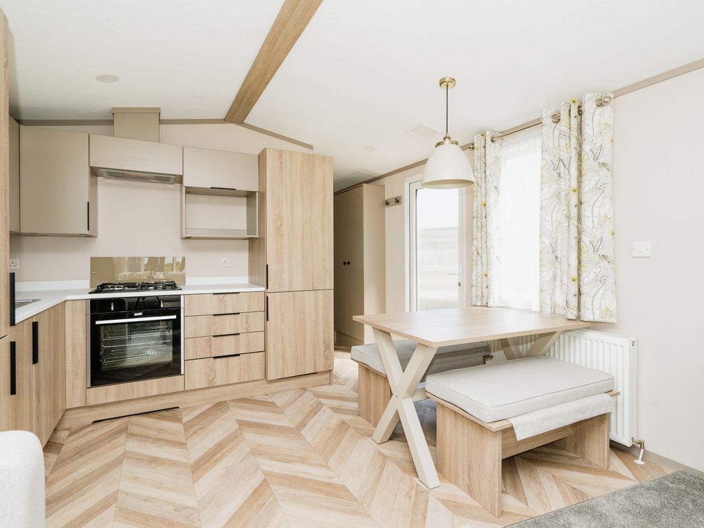 2 bed mobile/park home for sale in Holt Road, Little Snoring, Fakenham, Norfolk NR21, £65,000
