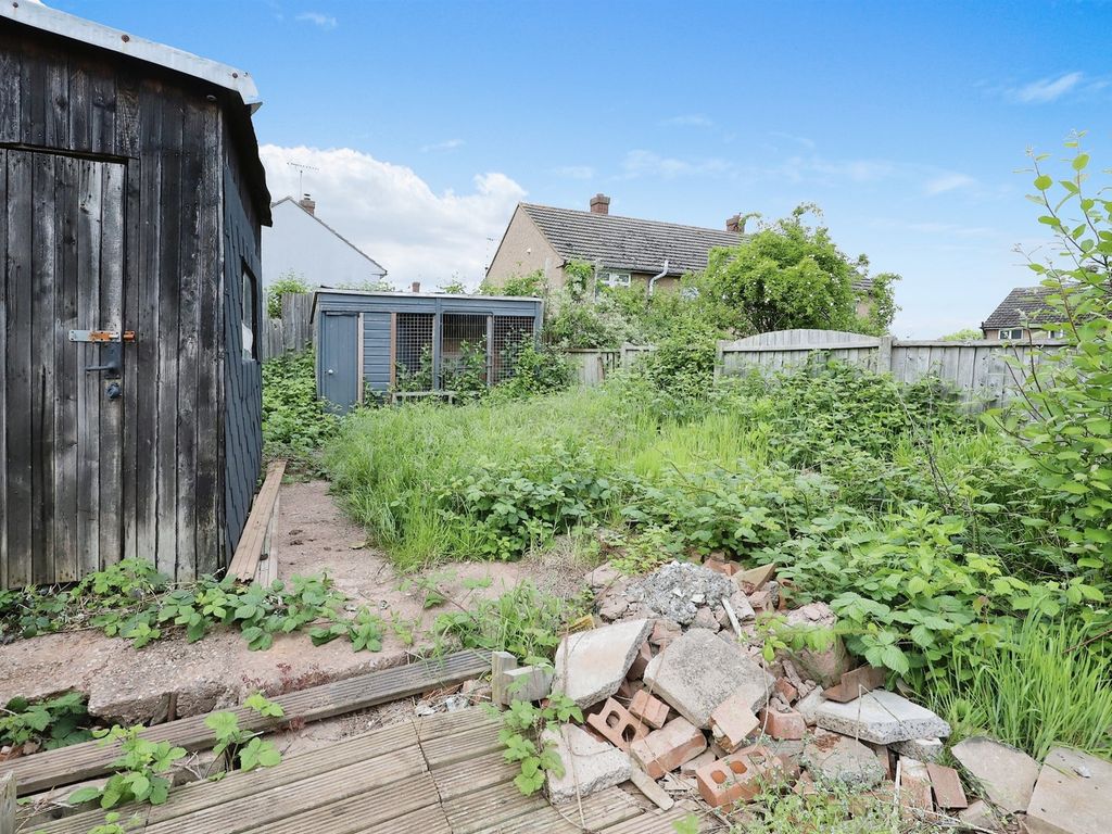 3 bed terraced house for sale in Exeter Close, Kidderminster DY11, £160,000