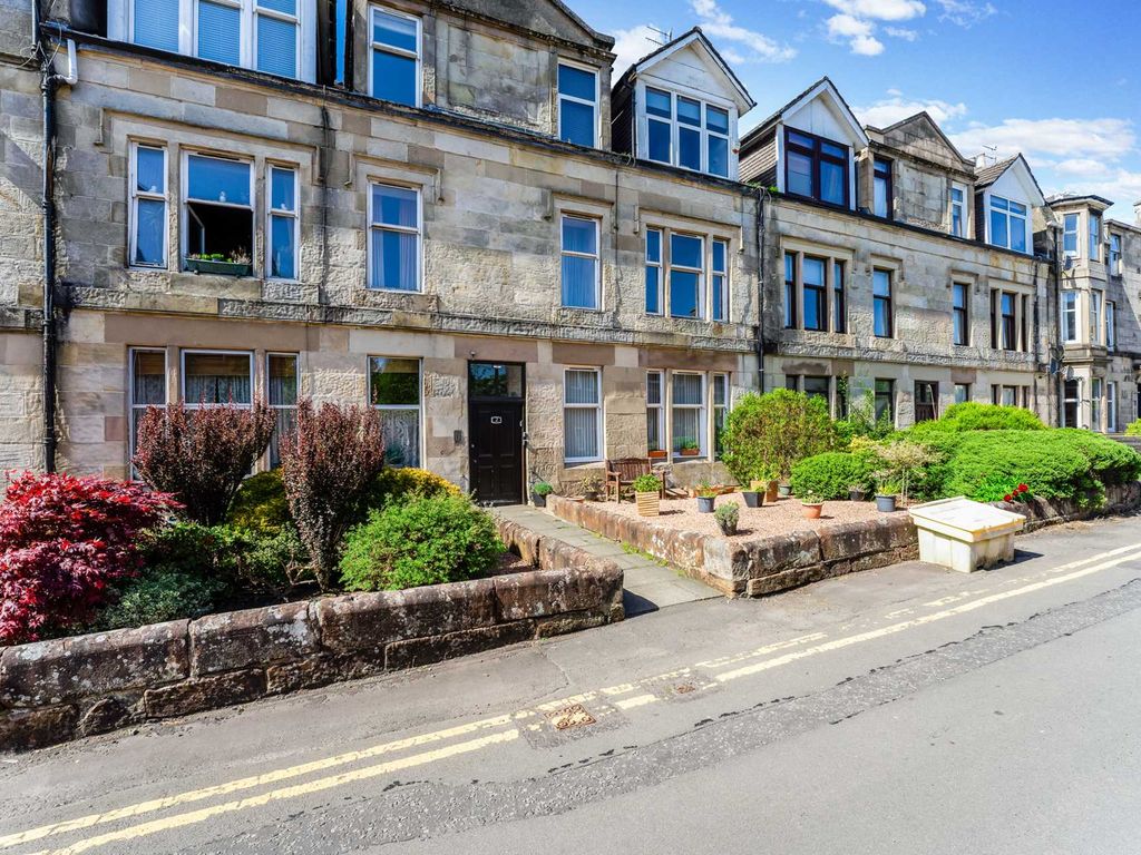 2 bed flat for sale in Moss Road, Kilmacolm PA13, £113,000