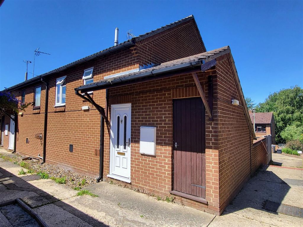 2 bed end terrace house for sale in Uplands, Braughing, Herts SG11, £315,000