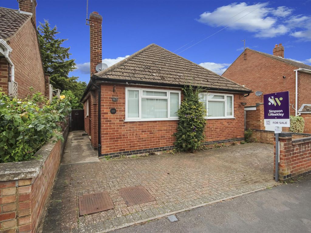 3 bed detached bungalow for sale in Palm Road, Rushden NN10, £200,000