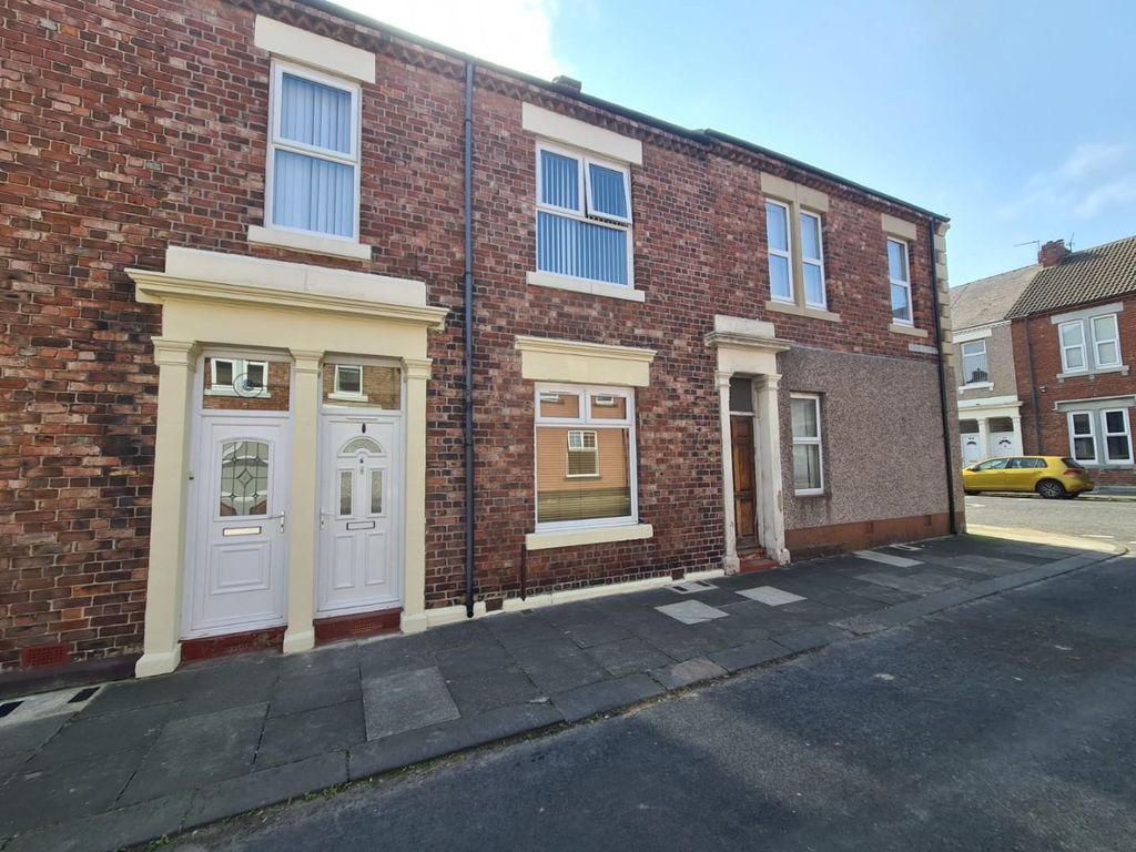 2 bed flat for sale in Brannen Street, North Shields NE29, £82,500