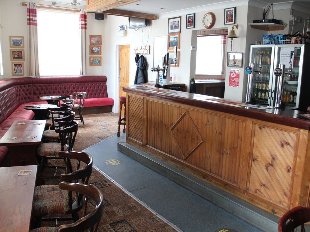 Pub/bar for sale in Commercial Road, Pontypool NP4, £225,000