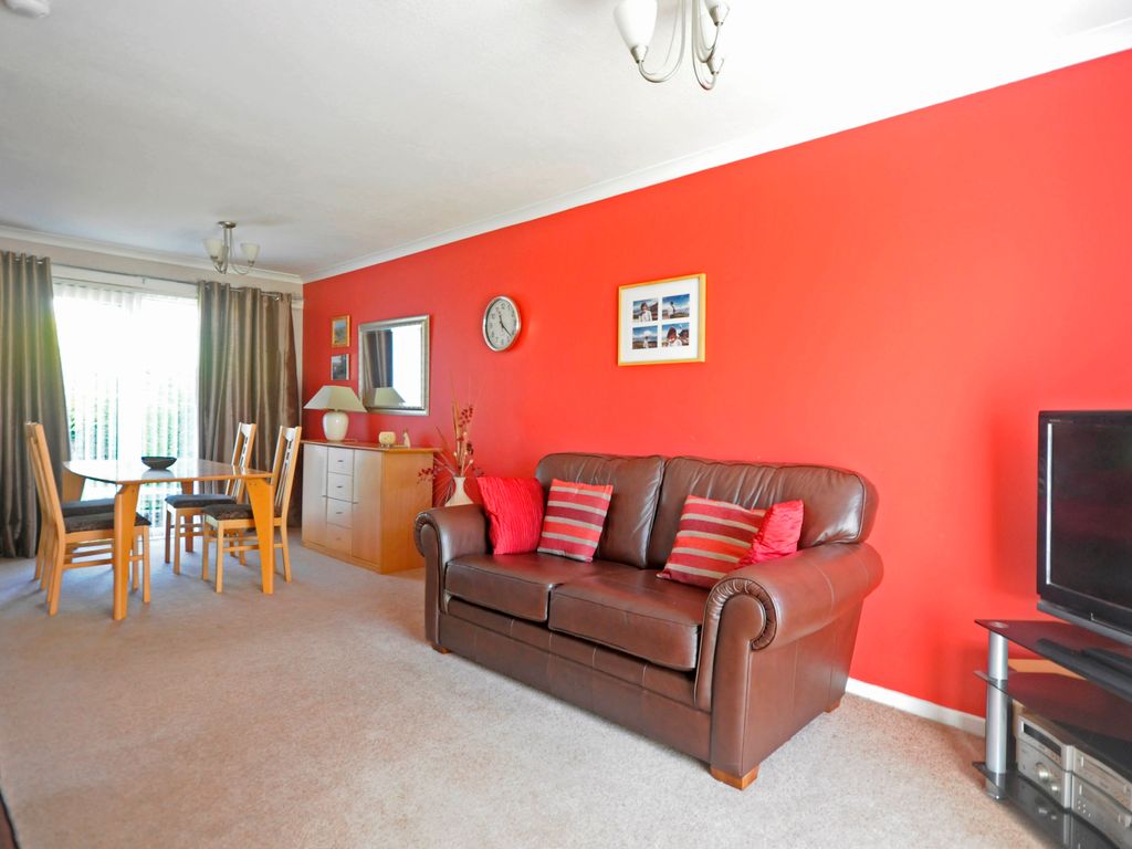 3 bed semi-detached house for sale in Sherburn Gardens, Glasgow G69, £185,000