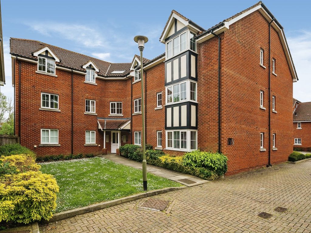 1 bed flat for sale in The Granary, Stanstead Abbotts, Ware SG12, £230,000