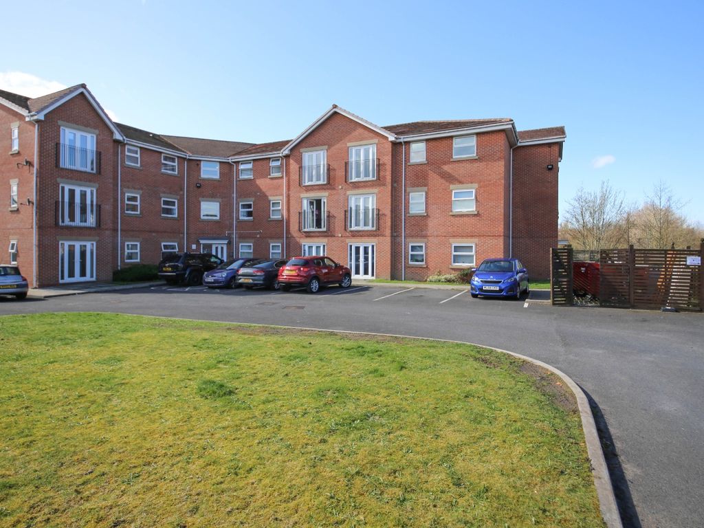 2 bed flat for sale in Meadowgate, Wigan, Lancashire WN6, £90,000