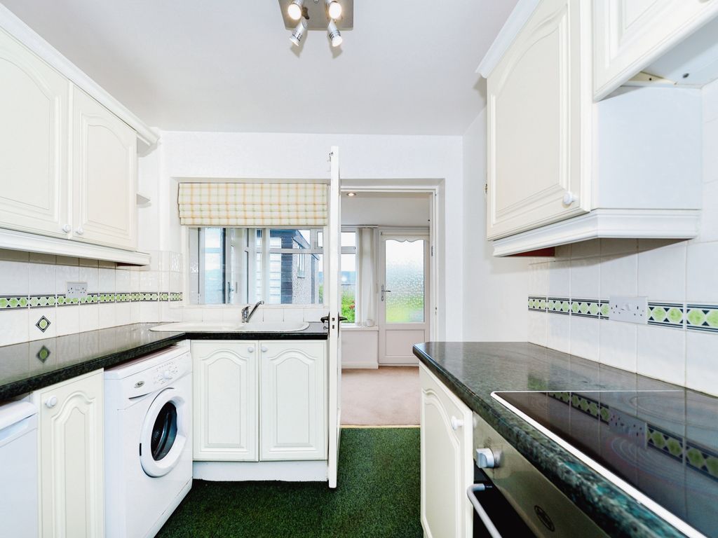 3 bed semi-detached house for sale in Binsted Crescent, Sheffield, South Yorkshire S5, £185,000