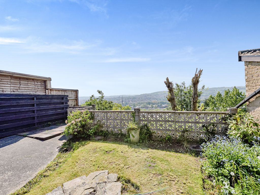 3 bed semi-detached house for sale in Binsted Crescent, Sheffield, South Yorkshire S5, £185,000