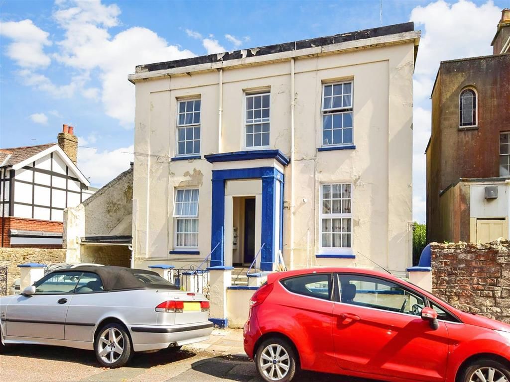 1 bed flat for sale in Barfield, Ryde, Isle Of Wight PO33, £135,000