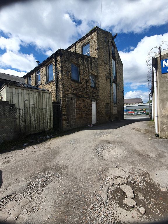 Industrial for sale in Harris Street, Bradford BD1, £350,000