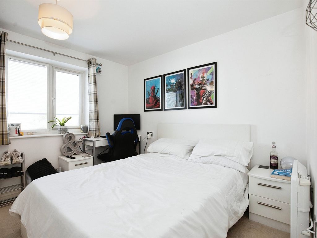 2 bed flat for sale in Hamlet Way, Stratford-Upon-Avon CV37, £190,000