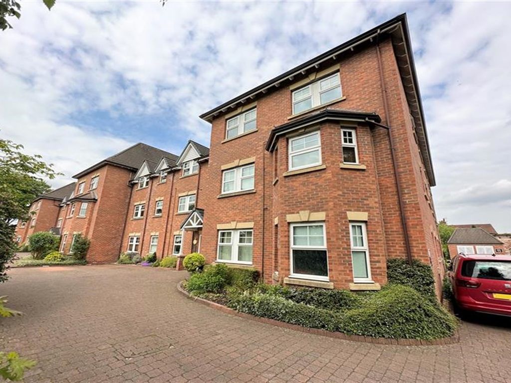 2 bed flat for sale in Wellington Court, Wellington Road, Timperley, Altrincham WA15, £254,500