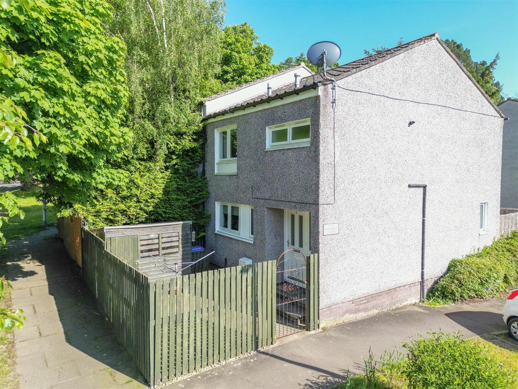 3 bed property for sale in Potterhill Gardens, Perth PH2, £162,000