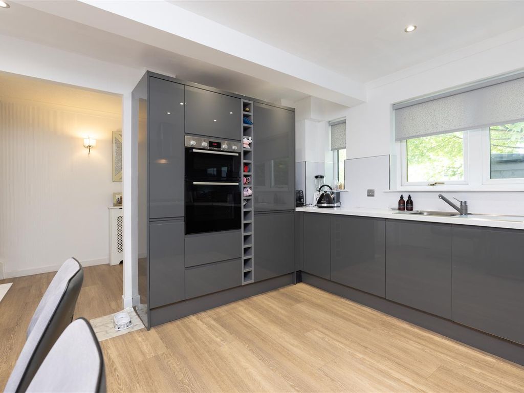 3 bed property for sale in Potterhill Gardens, Perth PH2, £162,000