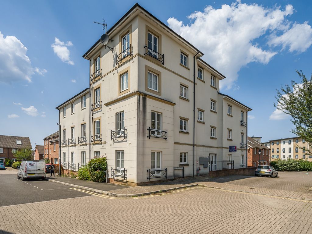 1 bed flat for sale in East Fields Road, Cheswick Village, Bristol BS16, £220,000