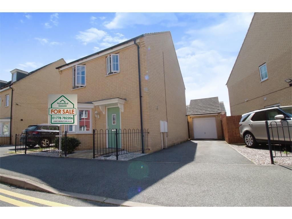 3 bed detached house for sale in Apollo Avenue, Stanground, Peterborough PE2, £260,000