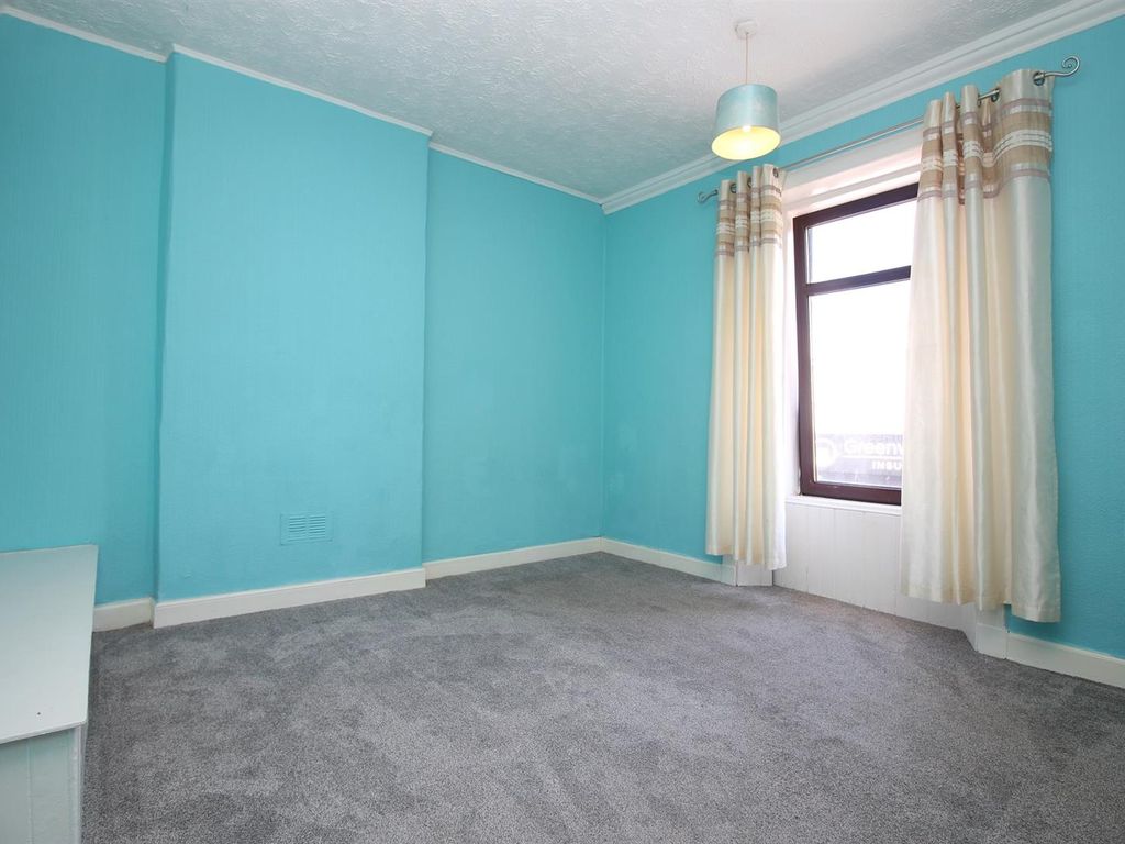 3 bed flat for sale in Mid Street, Bathgate EH48, £135,000