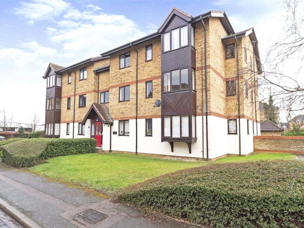 2 bed flat for sale in Redwood Grove, Bedford, Bedfordshire MK42, £150,000