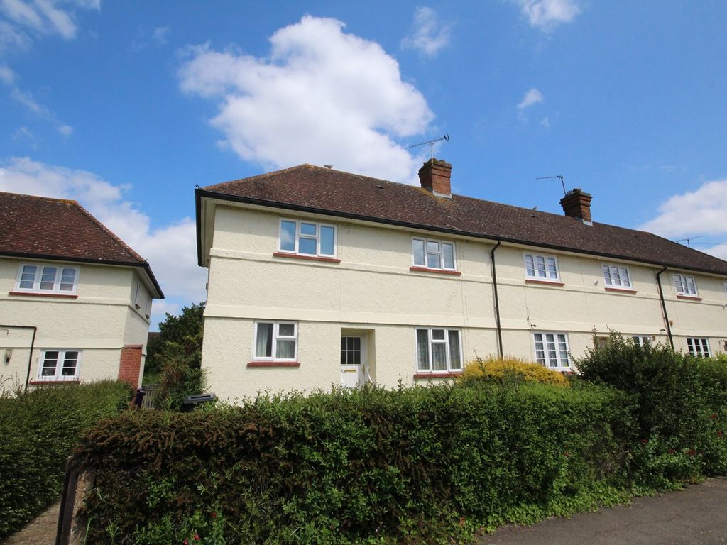 3 bed end terrace house for sale in Hillbrow, Letchworth Garden City SG6, £294,500