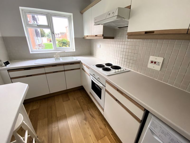 1 bed flat for sale in Jubilee Court, Ravenscroft, Holmes Chapel CW4, £115,000